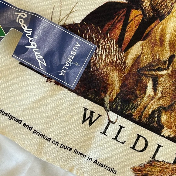 NWOT Rodriquez
Wild Australia Tea towel - Picture 6 of 10